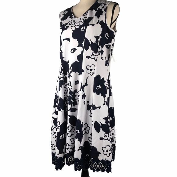 Floral sleeveless Navy/white dress by Studio One  Floral Dress NWT size 6 - Picture 2 of 8